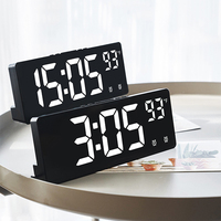 Horloge numérique de bureau LED DIY avec affichage de la date et de l'heure, grande horloge de couleur rouge simple et créative pour le salon