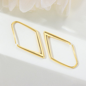 Diamond-shaped <b>earrings</b> are the perfect gift for a girl, an ideal choice for an anniversary or birthday present - Product Image 6
