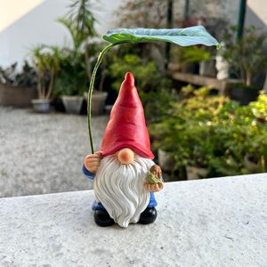 Tuinkaboutersbeeldje met bladerenparasol, buitendecoratie voor kaboutersliefhebbers & tuinliefhebbers - Product Image 6
