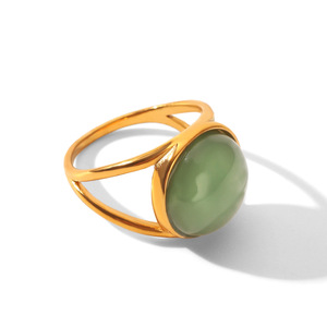 Anillo de acero inoxidable con piedra de aventurina verde natural, anillo de dedo de acero de titanio que combina con todo, no se decolora, joyería de moda. - Product Image 1