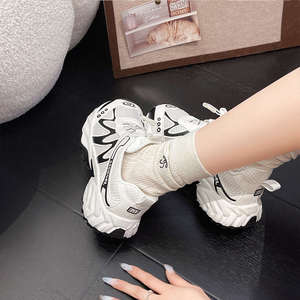 Baskets de randonnée respirantes en maille Qf1 pour femmes, nouvelle collection printemps, chaussures de basketball décontractées à semelle épaisse - Product Image 1