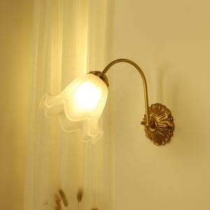 LED Französische Vintage Wandleuchte Dekoration Schlafzimmer Nachttisch Luxus Wandlampe Amerikanische Messing Blumenform Glas Wandleuchten - Product Image 3
