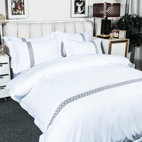 Ensemble de literie avec Logo brodé, fournitures pour hôtel, drap de lit blanc, oreiller de luxe, pour hôpital,