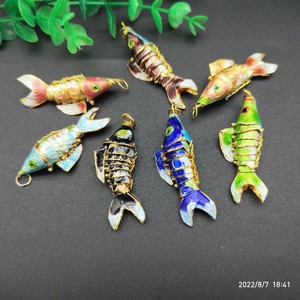 <span class=keywords><strong>Pendentif</strong></span> Poisson Carpe en Émail Cloisonné Chinois 4,5 cm Couleurs Mixtes Rouge Bleu Jaune Noir pour Fabrication de Colliers - Composants DIY - Product Image 4