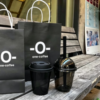 Gobelet en plastique jetable noir pour thé à bulles, café froid, avec couvercles, logo personnalisé imprimé, 360/400/500 ml, PET