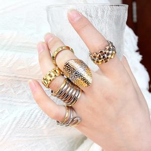 Anillo de Acero Inoxidable con Circonita Esmeralda de 18k, Anillo Ajustable de Lujo, Chapado en Oro - Product Image 5