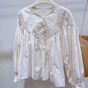 Blusa de Moda para Mujer con Bordado Jacquard y Cordones, Manga Larga - Product Image 3