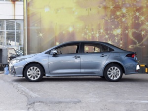 La <span class=keywords><strong>Toyota</strong></span> <span class=keywords><strong>Corolla</strong></span> <span class=keywords><strong>hybride</strong></span> 1.8L E-CVT Elite Edition 2021 est une berline <span class=keywords><strong>hybride</strong></span> électrique compacte. - Product Image 5