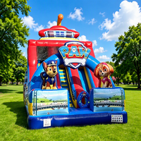 Toboggan aquatique gonflable commercial d'extérieur avec piscine à jets d'eau, grand design palmier tropical pour événements scolaires et location en extérieur