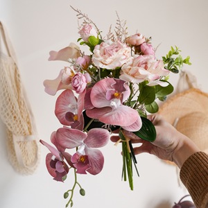 Bouquet de fleurs artificielles Natsume Harukawa, rose en plastique CF01585, décoration d'intérieur, accessoires de mariage - Product Image 1