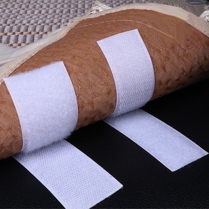 Rutschfester Teppichkleber Doppelseitiges Klebeband mit Klettverschluss für Haushalt, Wohnzimmer, Teppich, Autoteppich, Hartholzböden und Fliesen - Product Image 5