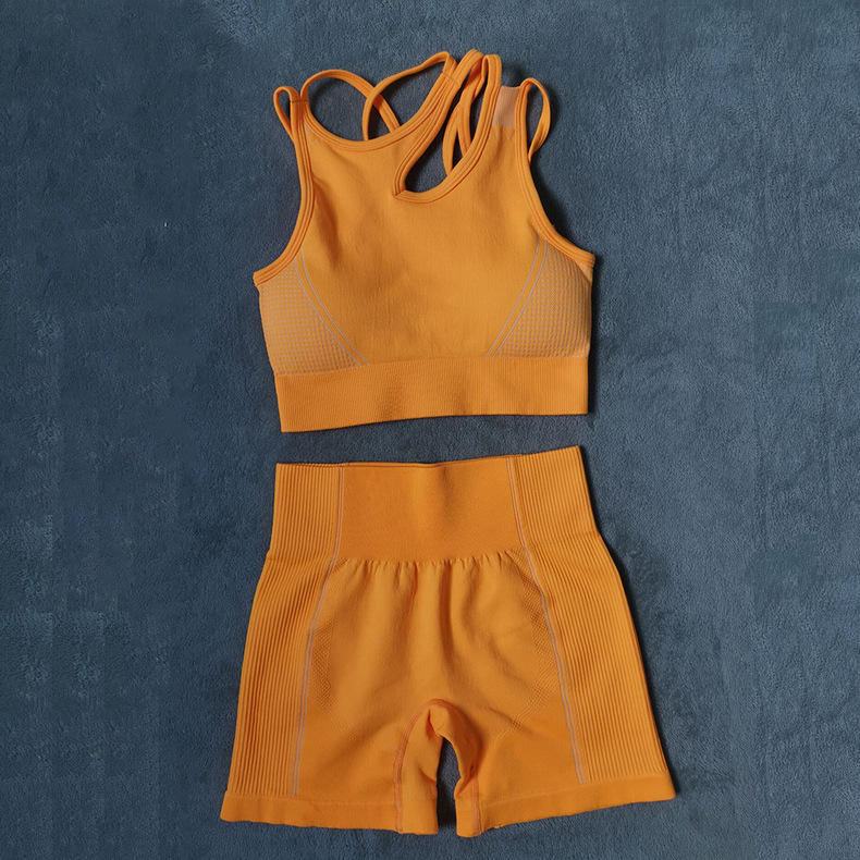 สีส้มสีเหลือง