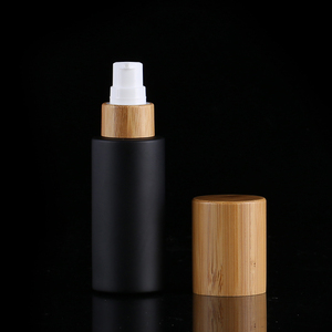 Flacon de lotion en verre <span class=keywords><strong>noir</strong></span> mat de 100 ml de qualité supérieure, pompe en <span class=keywords><strong>bambou</strong></span>, emballage cosmétique en bois naturel - Product Image 4