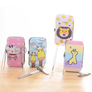Juego de cuidado de uñas con dibujos animados, 7 piezas, herramientas de manicura portátiles de acero inoxidable para uso doméstico - Product Image 1