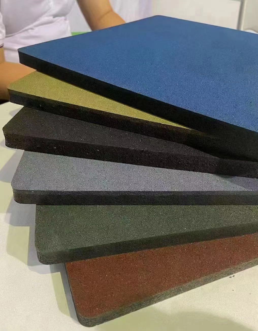 Дневной центр EPDM резиновое напольное покрытие толщиной 50 мм, защитный коврик для детской игровой зоны