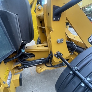 รถตักล้อยาง CAT 910M มือสอง ขนาด 9 ตัน รถตักล้อยางขนาดกะทัดรัด เครื่องจักรก่อสร้าง Caterpillar - Product Image 6