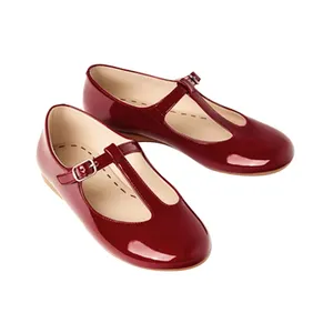 أحذية رسمية بحزام ومشبك من نوع TPR نعل خارجي أحمر براءة اختراع جلد بنات أحذية أميرة لحفلات الزفاف ملابس يومية