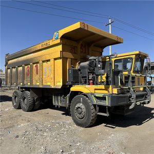 Camion minier tout-terrain à carrosserie large 875M |   Moteur diesel de 430 CV, capacité de 58 m³, PLC et pompe |   Conquérir les conditions de terrain difficiles - Product Image 3