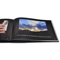 Livre relié personnalisé professionnel avec logo et gaufrage, impression numérique sur papier offset pour utilisation en magazine couleur