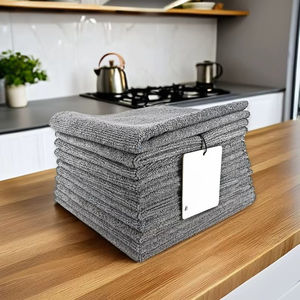 Rollo de Toallas de Microfibra NIKO 16x16 para Lavado y Limpieza de Autos, 30x30/60cm, 180GSM, con Borde de Costura Antiarañazos y Logotipo - Product Image 1