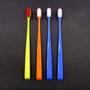 Brosse à dents adulte manche en caoutchouc souple avec grand <span class=keywords><strong>espace</strong></span> pour l'impression - Product Image 1