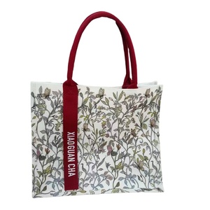 Sac d'épicerie en polyester et coton entièrement imprimé numériquement avec revêtement intérieur en PE - Product Image 1