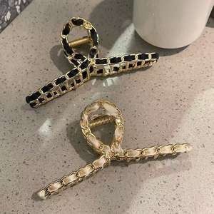 الأكثر مبيعًا إكسسوارات شعر كلاسيكية سوداء معدنية مصمم بتصاميم بسيطة للسيدات - Product Image 3