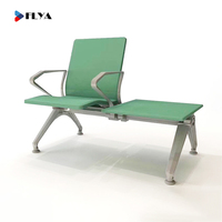 Chaise d'attente Flya en métal avec coussin PU pour 3, 4 ou 5 places, idéale pour hôpitaux, gares et aéroports - Vente en gros