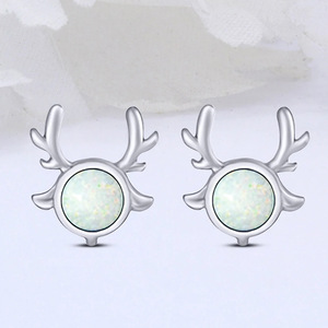 Orecchini a Perno Minimalisti Scintillanti, Gioielli Eleganti e Chic per Donne, Ideali per Natale, Festività, Uso Quotidiano, Outfit da Festa, Regalo - Product Image 1