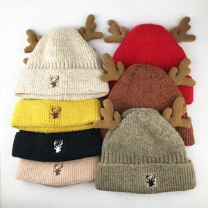 В наличии, новогодние высококачественные разноцветные Рождественские Зимние шапки унисекс с рогами, оптовая продажа, вязаные шапки с вышитым логотипом