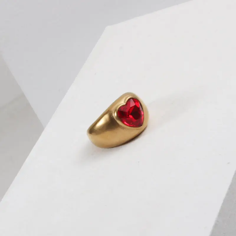 Antique Gold Ruby Heart Rings for Women Stainless Steel Jewelry Fashion Gold Jewelry Wholesale