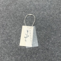 Label Kertas Kardus Tahan Lama untuk Bisnis Pakaian, Label Gantung Klasik untuk Branding Pakaian, Label Gantung Kertas Warna-warni Custom Cetak Sesuai Pesanan
