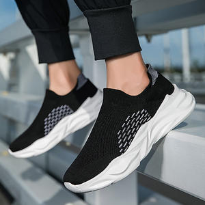 Chaussures de marche confortables pour couple, en maille extensible, souples, pour le fitness et la course, simples, noires, résistantes aux salissures - Product Image 1