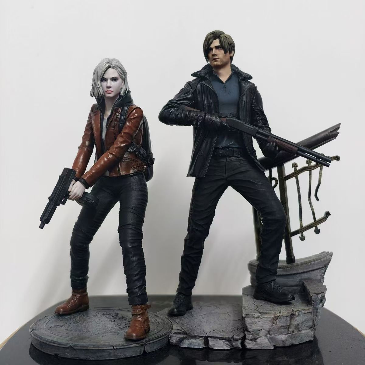 べ*入様 【希少】トイビズ　レジデントイビル　フィギュアセット 魅惑的なコレクション：バイオハザードフィギュアの世界へ飛び込もう！