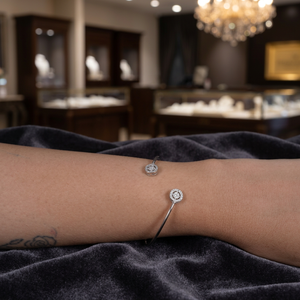 SILVERINGS สร้อยข้อมือเงินแท้ 925 ประดับดอกเดซี่ เครื่องประดับชั้นดี - Product Image 2