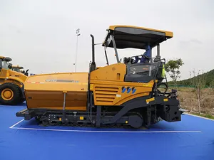 Chinese Famous Brand Road Construction Machine Asphalt Paver RP1356