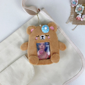 Vente en gros de petits sacs pour cartes en peluche ours brun mignon Kpop porte-cartes photo en peluche porte-clés porte-cartes et cadeaux - Product Image 6