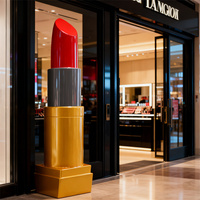Sculpture géante de rouge à lèvres en mousse décorative commerciale, statue cosmétique en résine durable, sculpture de marque pour l'affichage dans les centres commerciaux