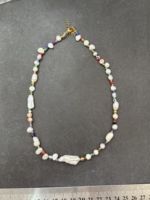 Collier personnalisé avec initiales en perles pour femmes, collier à breloque en or avec lettre, collier en perles d'eau douce, bijoux faits à la main