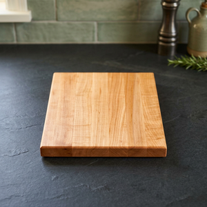 Planche à découper carrée en bois faite à la main par AWE Designer - Durable, écologique, légère pour comptoirs de cuisine - Prix en gros - Product Image 2