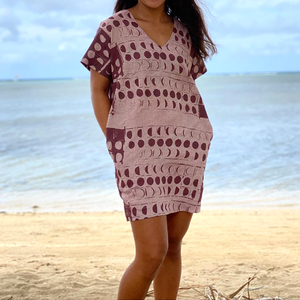 Vestido hawaiano personalizado con estampado de vacaciones en la playa, cuello en V, manga corta, de alta calidad, 100% lino orgánico, estilo casual. - Product Image 2