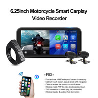 Navigation moto étanche IP67 avec prise en charge multilingue DVR HD et commande vocale ajustent automatiquement la luminosité Tpms