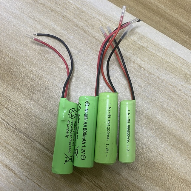 1.2V 600mAh 800mAh 1000mAh 1200mAh Ni-MH AA AAA Cylindrical Battery for Flashlight & Toys