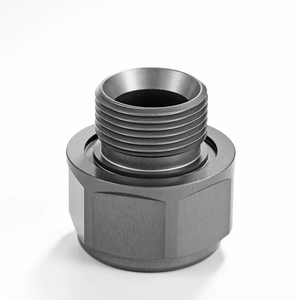 Manchon de connexion fileté en acier usiné CNC de précision sur mesure avec trous latéraux pour pièces de machines hydrauliques - Product Image 2