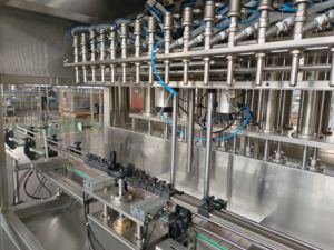 Machine de remplissage automatique d'huile lubrifiante de 500 ml à 5 l, <span class=keywords><strong>prix</strong></span> d'usine, machine de remplissage linéaire à piston pour huile <span class=keywords><strong>moteur</strong></span> - Product Image 3