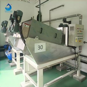 Prensa <span class=keywords><strong>de</strong></span> tornillo mini extrusora para espesamiento <span class=keywords><strong>de</strong></span> lodos industriales y <span class=keywords><strong>de</strong></span> plantas, filtro <span class=keywords><strong>de</strong></span> extrusión para tratamiento <span class=keywords><strong>de</strong></span> aguas residuales <span class=keywords><strong>de</strong></span> refinerías, ahorro <span class=keywords><strong>de</strong></span> agua, <span class=keywords><strong>5</strong></span>-650 kgds/h - Product Image 6