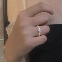 Französischer Stil verstellbare Senior Elastic Rope Perlen Süßwasser Perle Fingerring Frauen