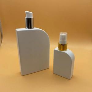 Offre Spéciale – Contenants Carrés Personnalisés en PEHD pour Cosmétiques et Soins de la Peau, Bouteilles de Shampooing en Plastique avec Pulvérisateur et Scellage Couleur Personnalisée - Product Image 3