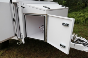 <span class=keywords><strong>Remorque</strong></span> <span class=keywords><strong>de</strong></span> camping tout-terrain avec cuisine extérieure et panneau <span class=keywords><strong>de</strong></span> commande audio intérieur, espace <span class=keywords><strong>de</strong></span> rangement <span class=keywords><strong>pour</strong></span> les voyages en camping - Product Image 2