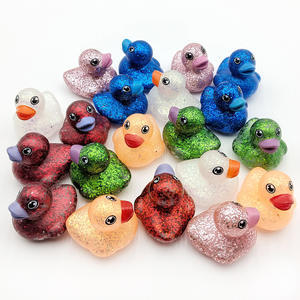 Giocattoli da bagno da bagno con paillettes in gomma a forma di anatra stampati in massa personalizzati che incorporano disegni di motivi - Product Image 1